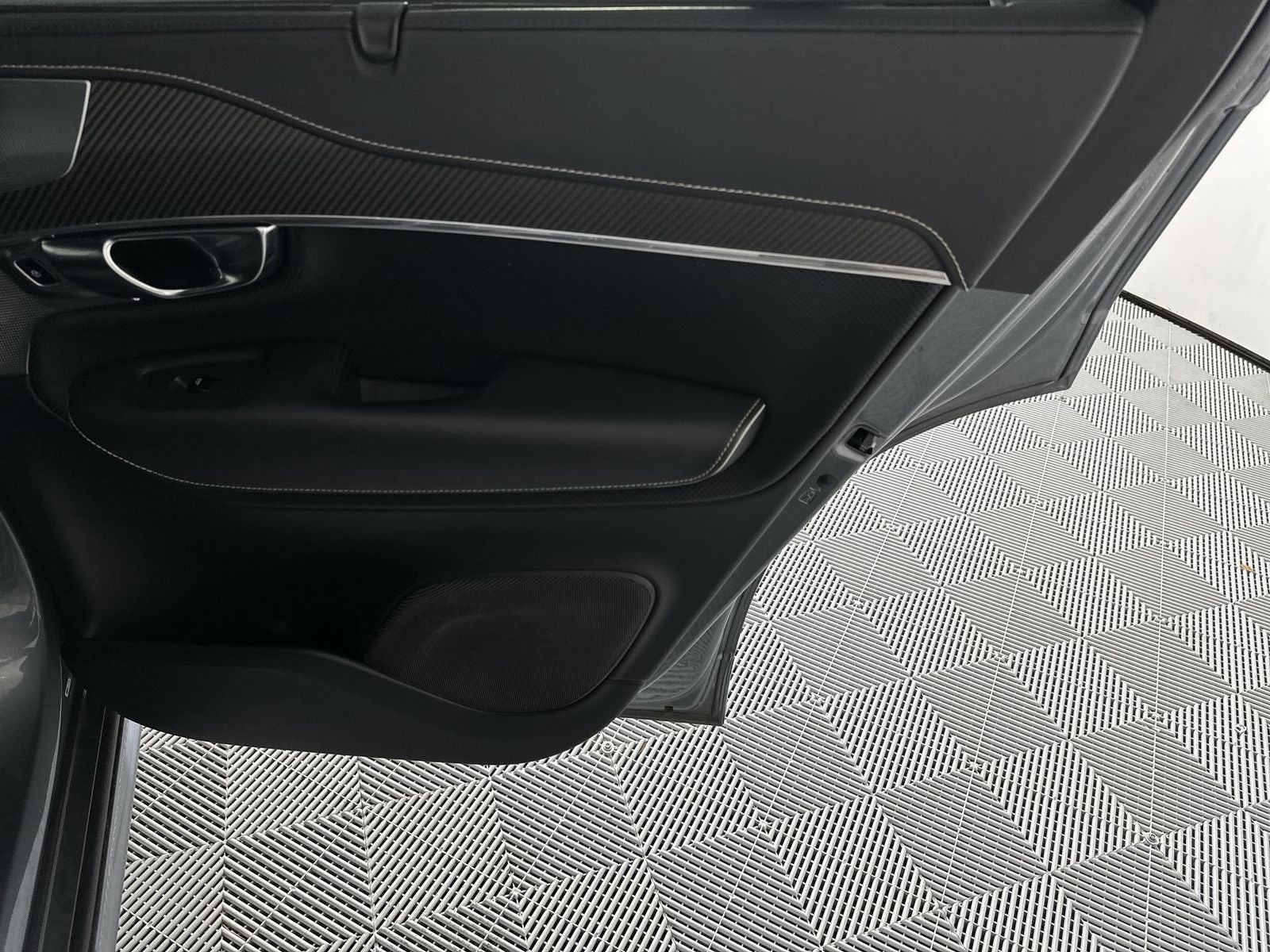 2019 Volvo XC90 T6 R-Design