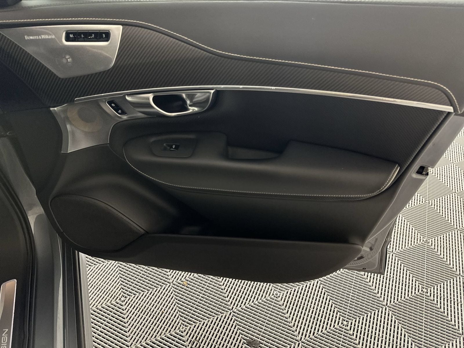 2019 Volvo XC90 T6 R-Design