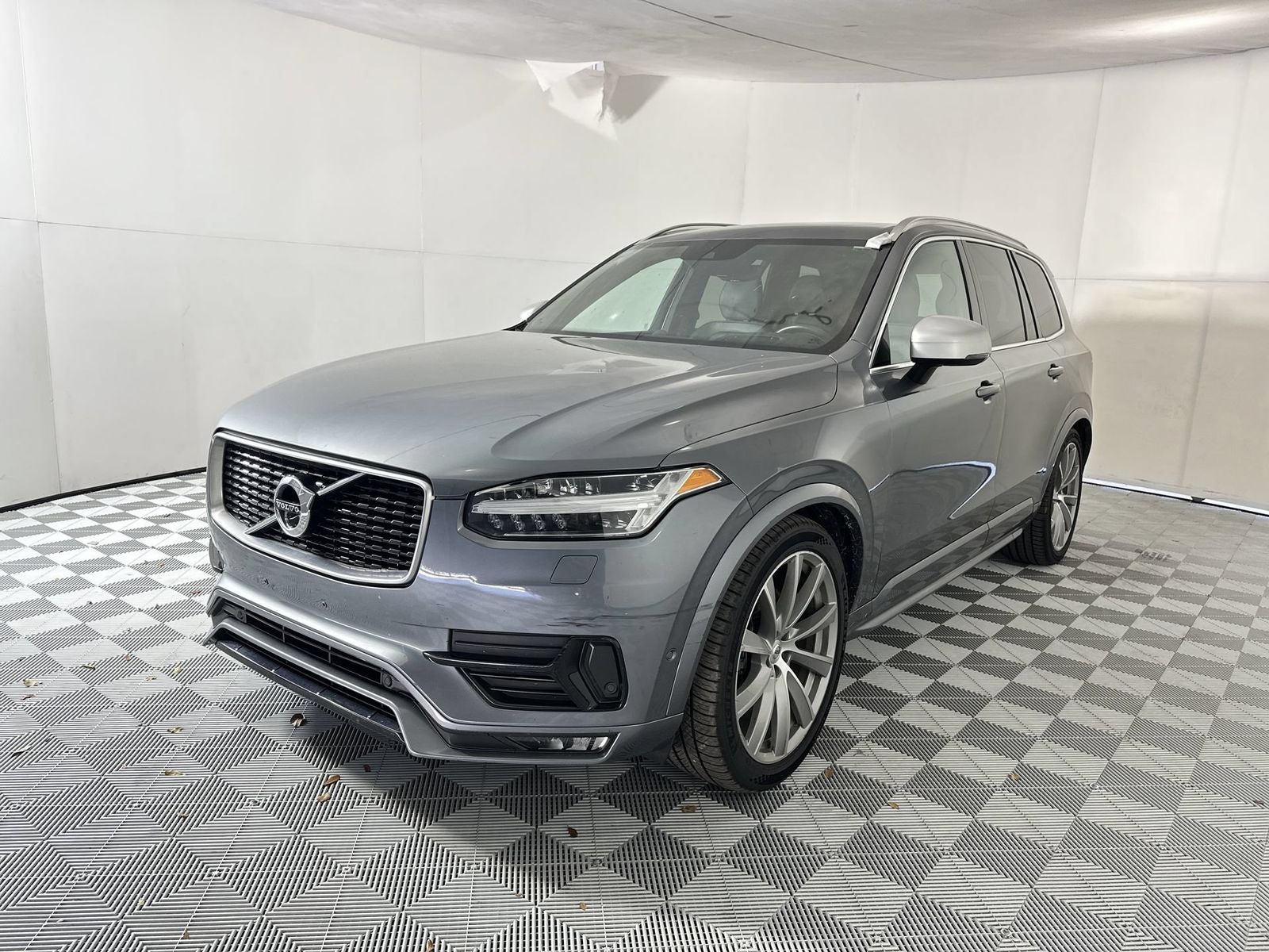 2019 Volvo XC90 T6 R-Design