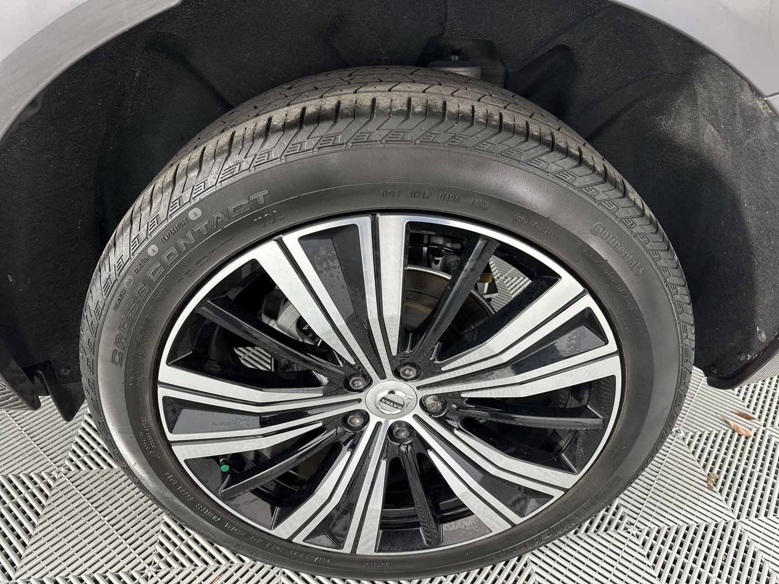 2023 Volvo XC60 B5 Ultimate Bright Theme