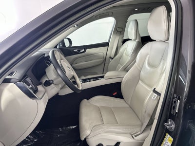 2023 Volvo XC60 B5 Ultimate Bright Theme