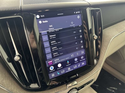 2023 Volvo XC60 B5 Ultimate Bright Theme