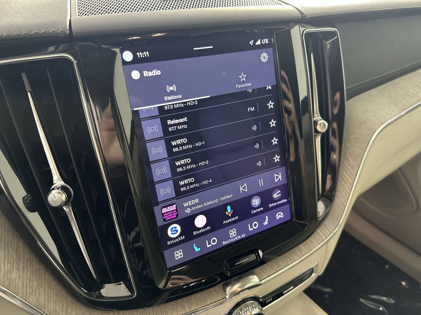 2023 Volvo XC60 B5 Ultimate Bright Theme