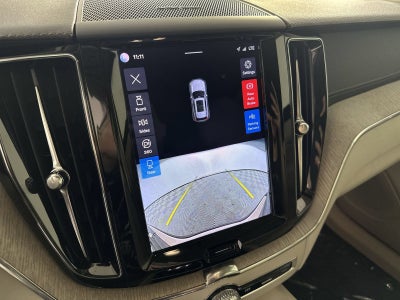 2023 Volvo XC60 B5 Ultimate Bright Theme
