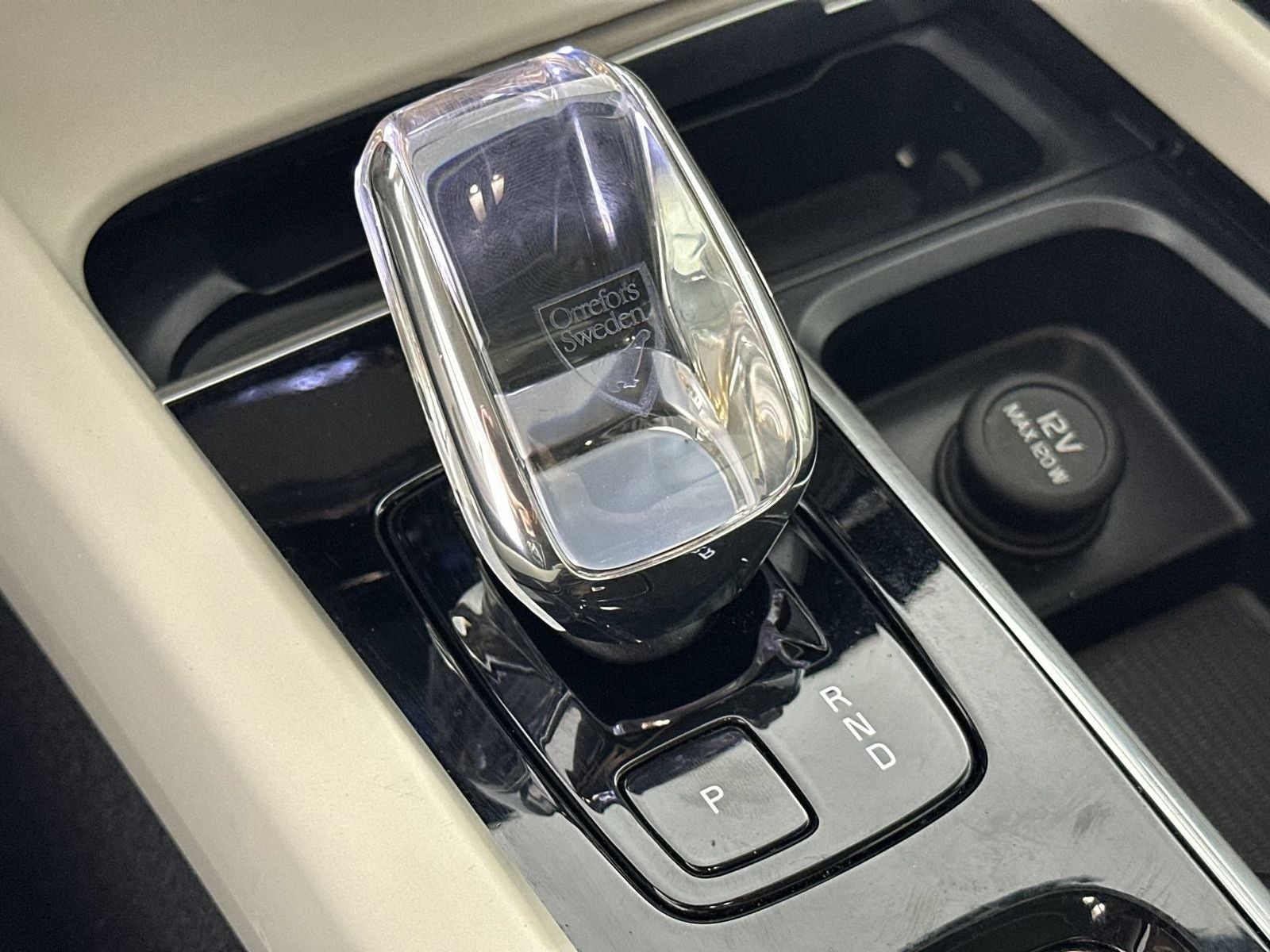 2023 Volvo XC60 B5 Ultimate Bright Theme