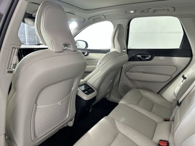 2023 Volvo XC60 B5 Ultimate Bright Theme