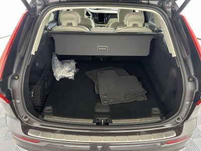 2023 Volvo XC60 B5 Ultimate Bright Theme