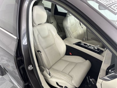 2023 Volvo XC60 B5 Ultimate Bright Theme