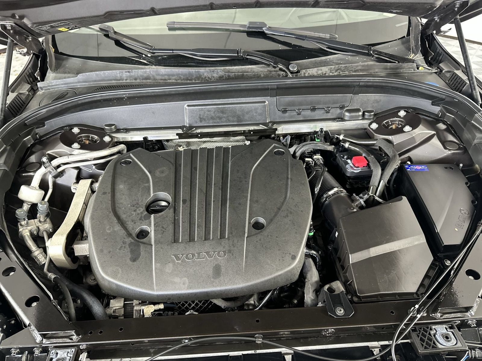 2023 Volvo XC60 B5 Ultimate Bright Theme