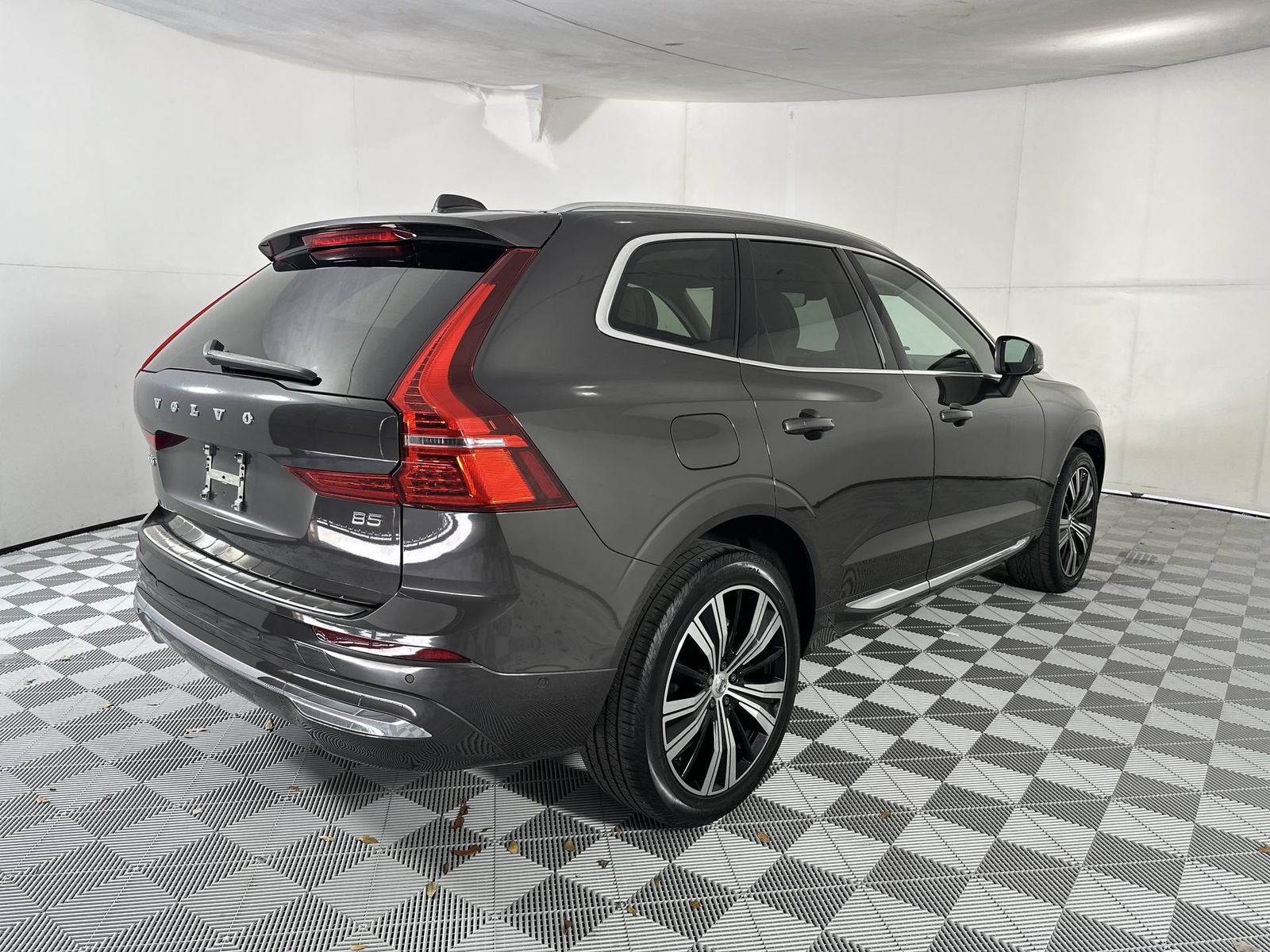 2023 Volvo XC60 B5 Ultimate Bright Theme