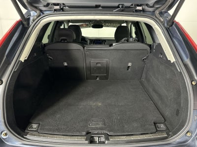 2022 Volvo XC60 B5 Momentum
