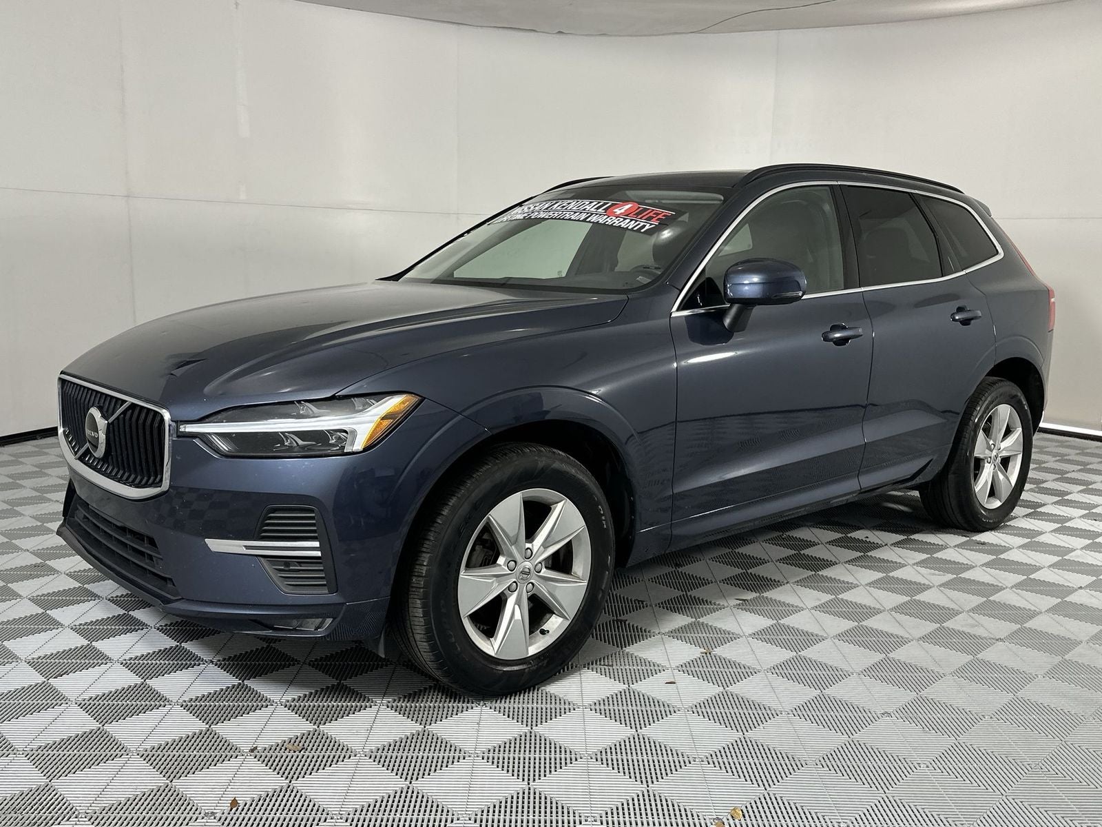 2022 Volvo XC60 B5 Momentum
