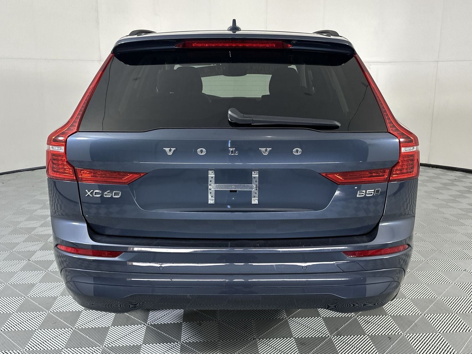 2022 Volvo XC60 B5 Momentum