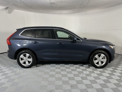 2022 Volvo XC60 B5 Momentum