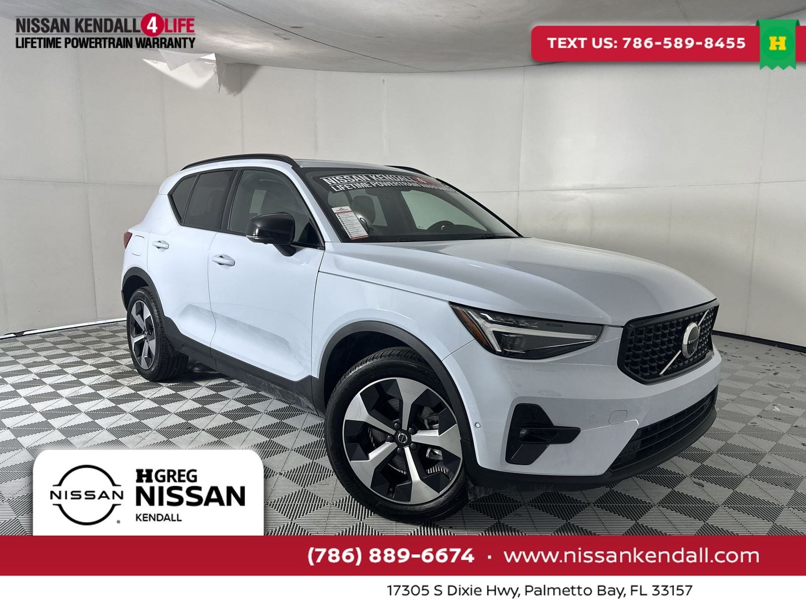 2026 Volvo XC40 B5 Plus