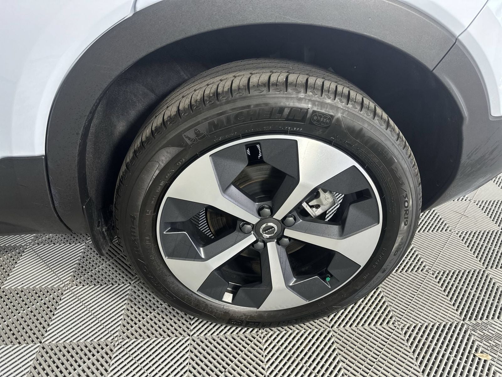 2026 Volvo XC40 B5 Plus