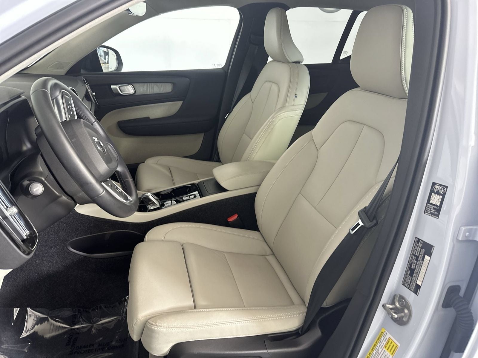 2026 Volvo XC40 B5 Plus