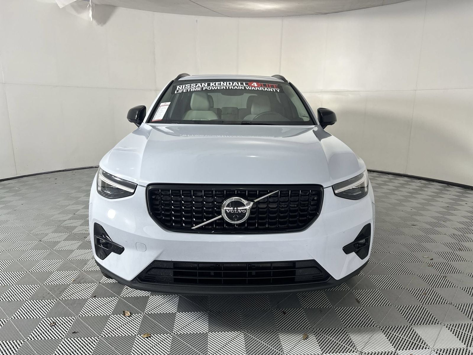2026 Volvo XC40 B5 Plus