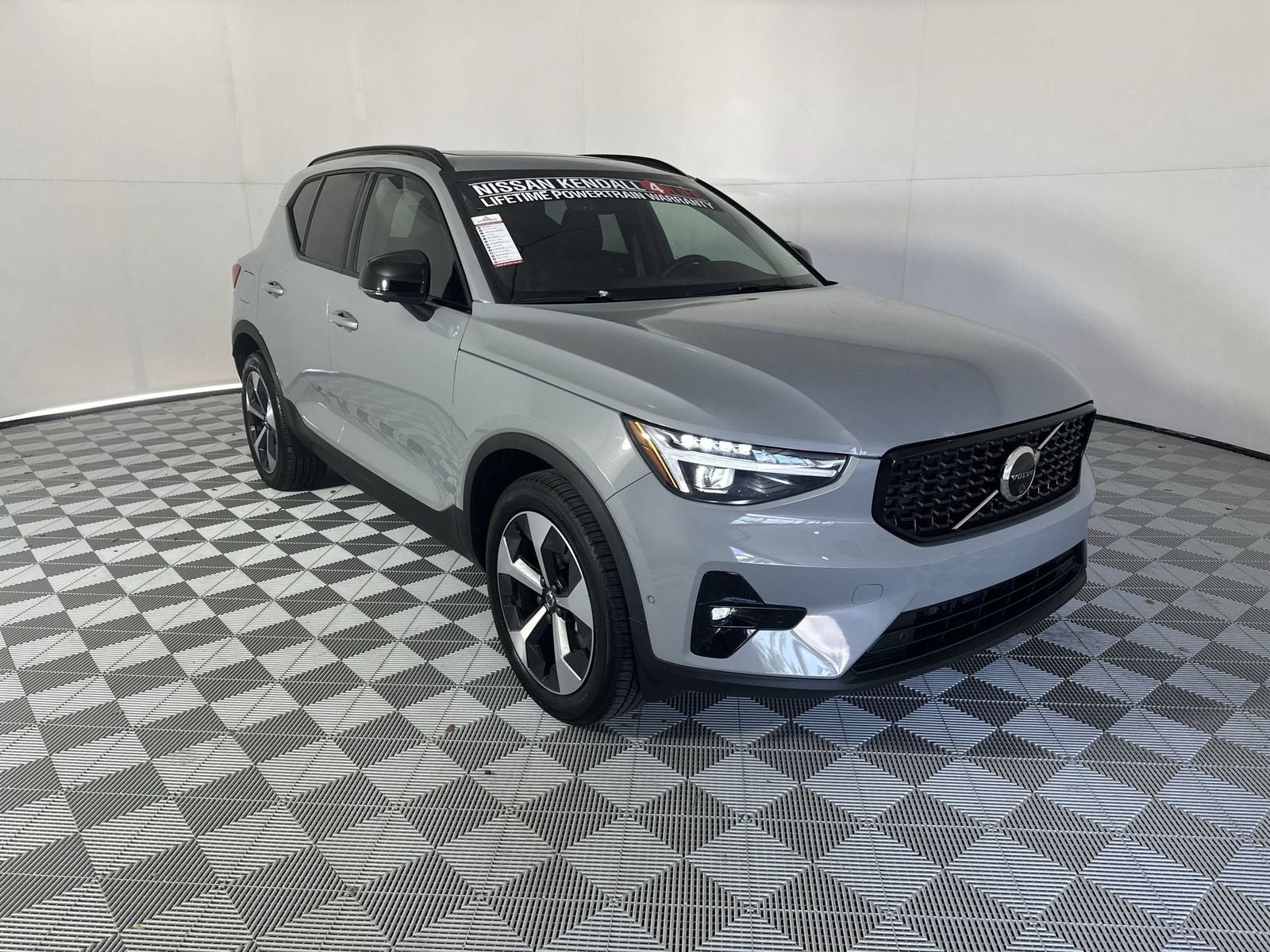 2026 Volvo XC40 B5 Plus