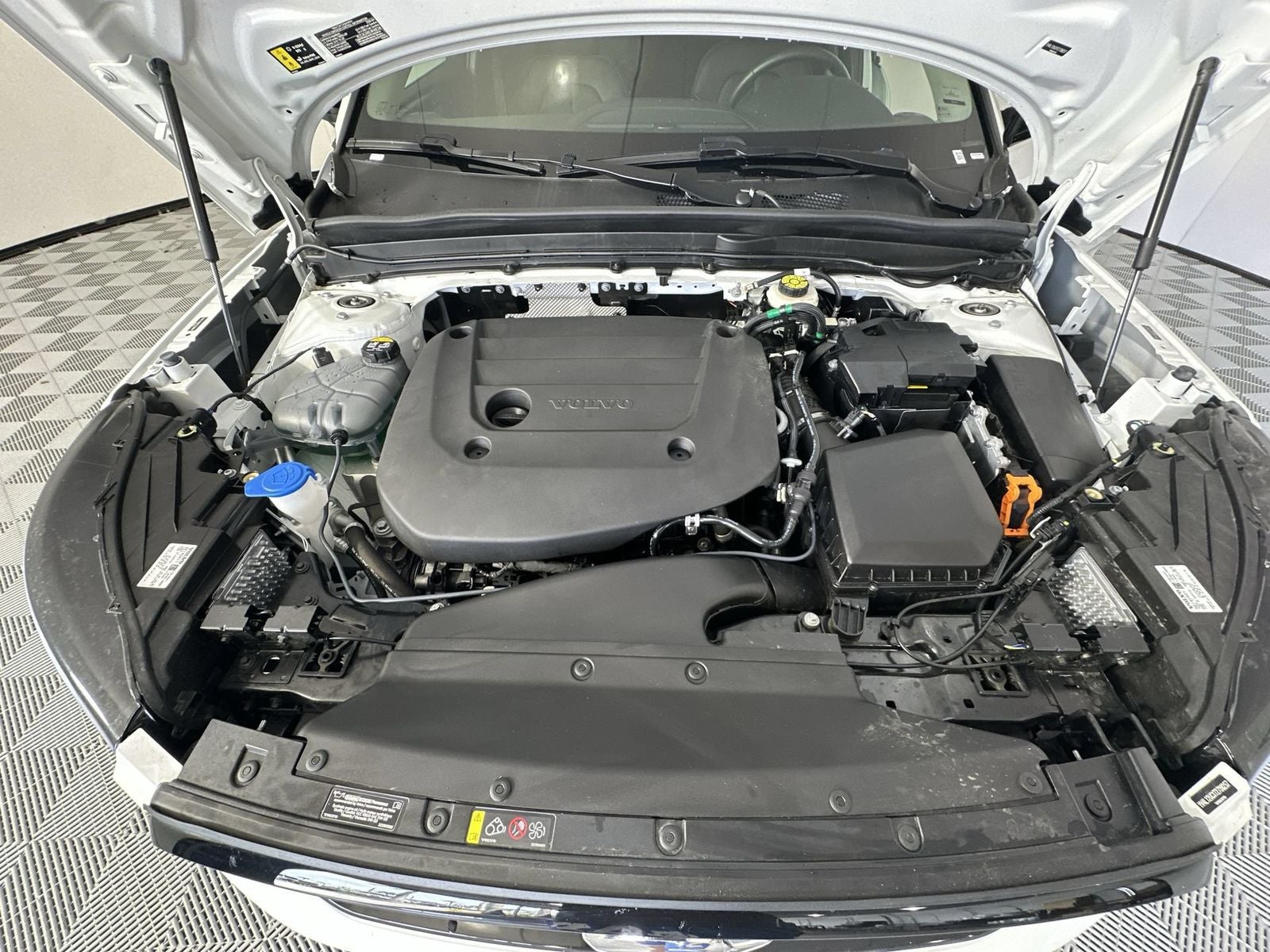 2026 Volvo XC40 B5 Plus