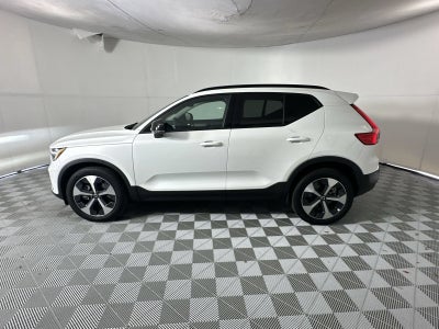 2026 Volvo XC40 B5 Plus