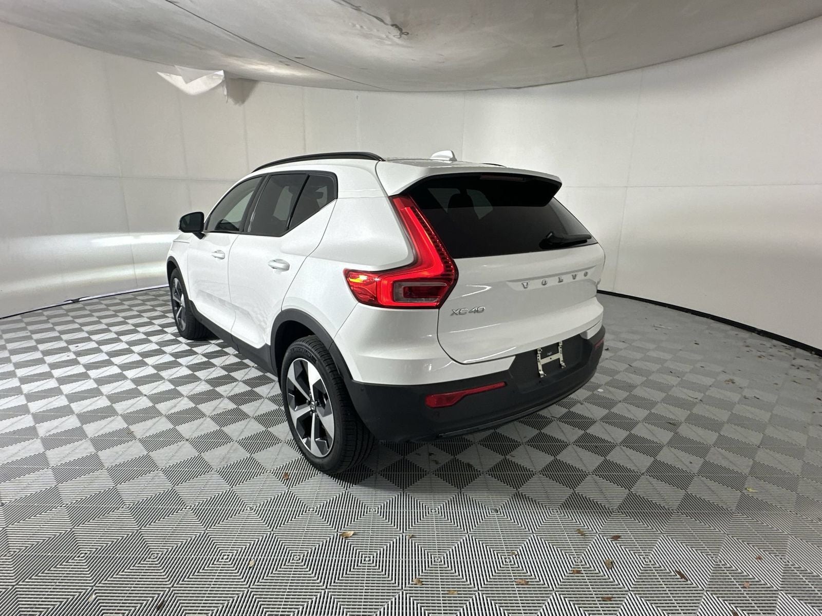 2026 Volvo XC40 B5 Plus