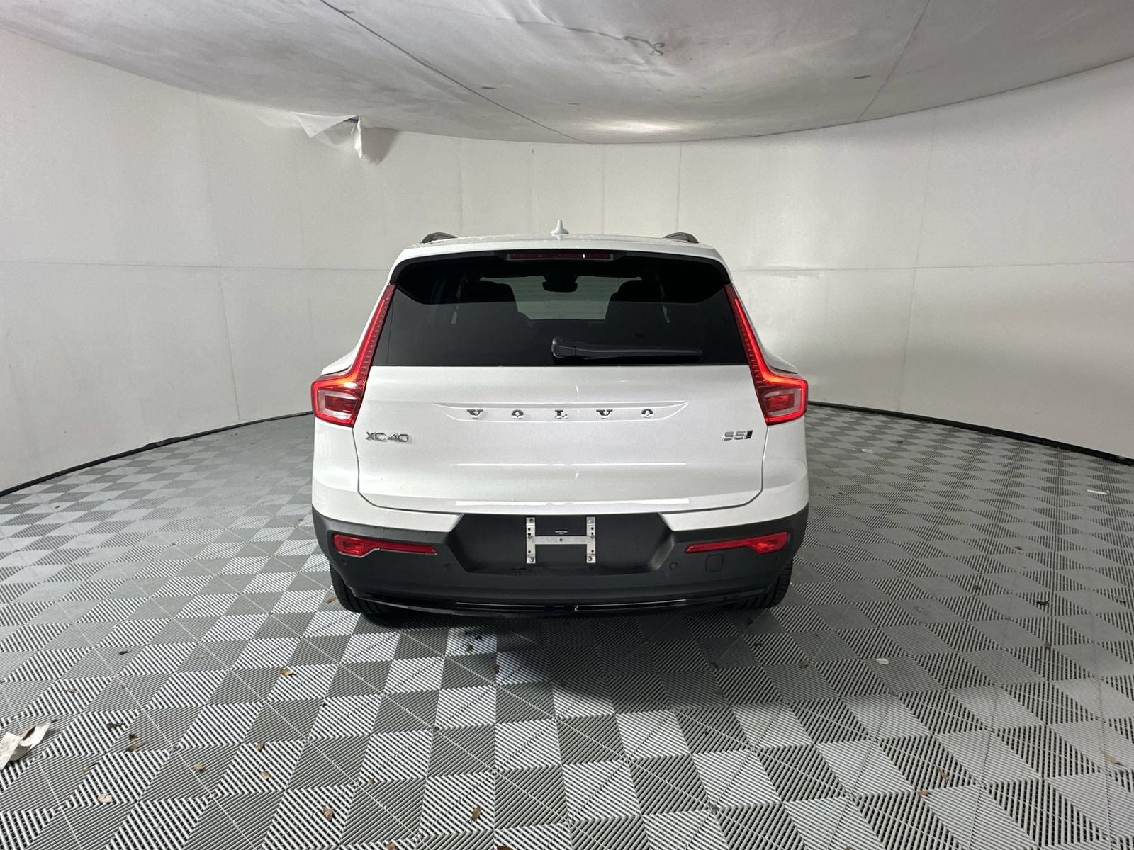 2026 Volvo XC40 B5 Plus