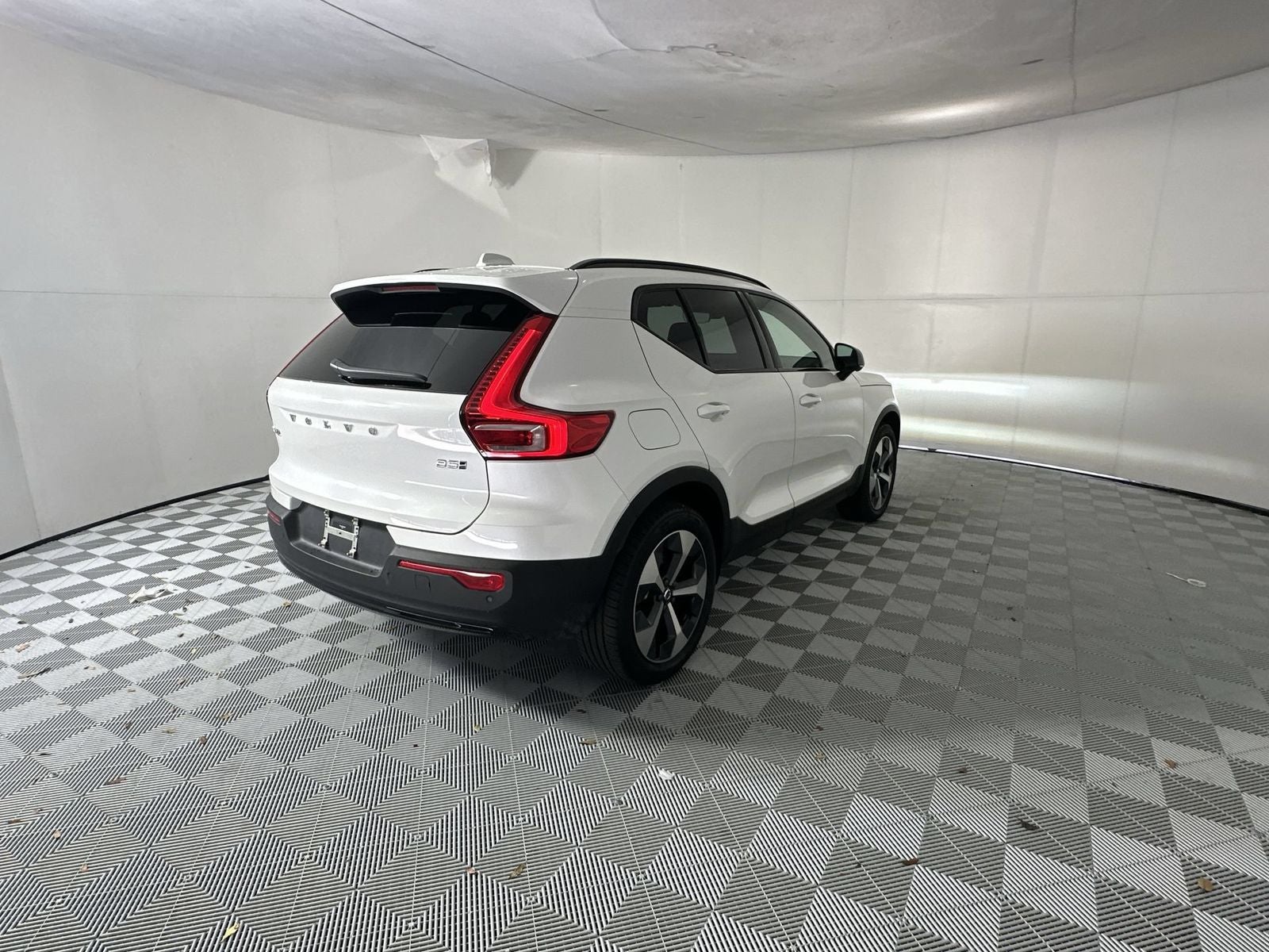 2026 Volvo XC40 B5 Plus
