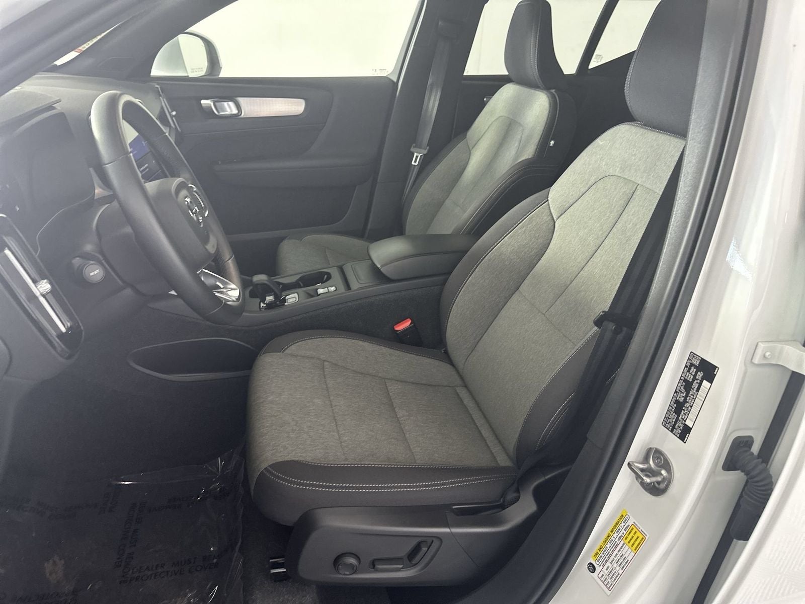 2024 Volvo XC40 B5 Core