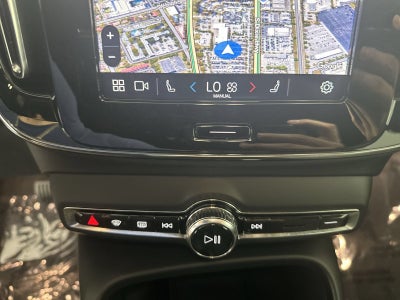 2024 Volvo XC40 B5 Core