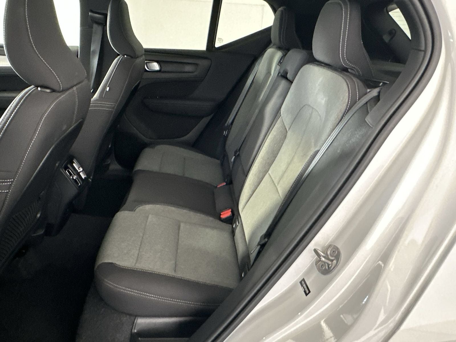2024 Volvo XC40 B5 Core
