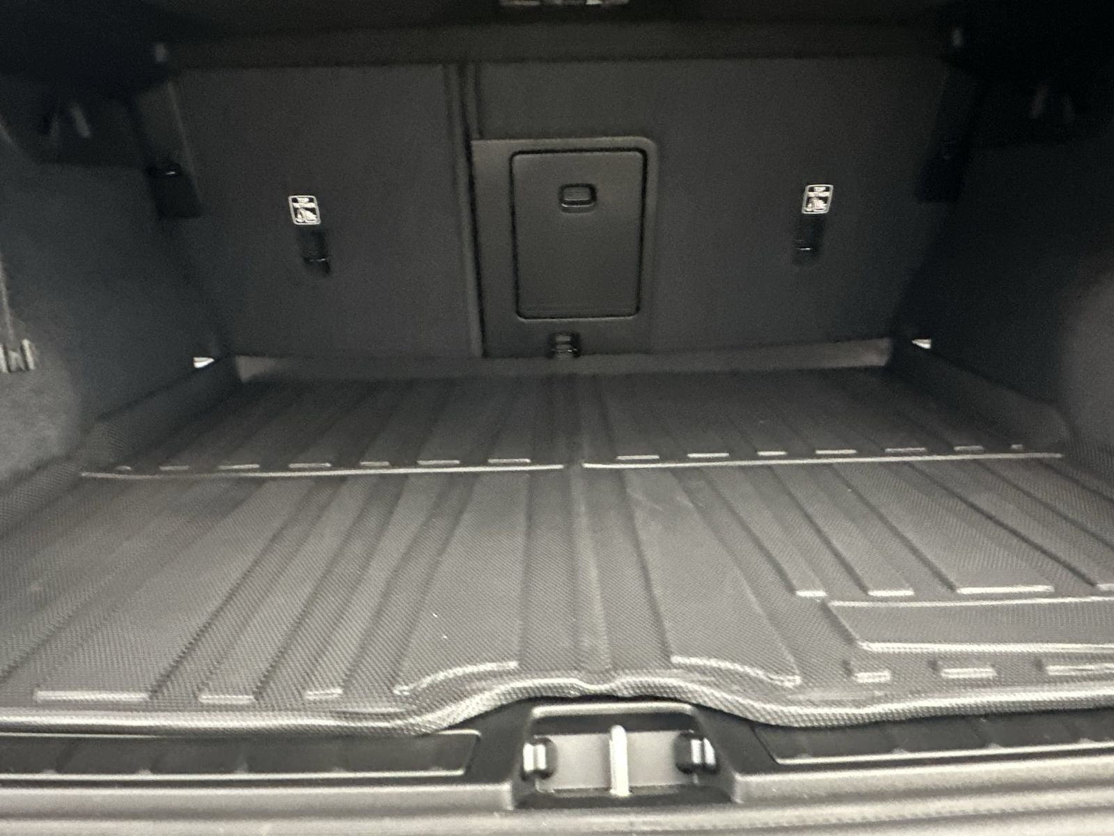2024 Volvo XC40 B5 Core