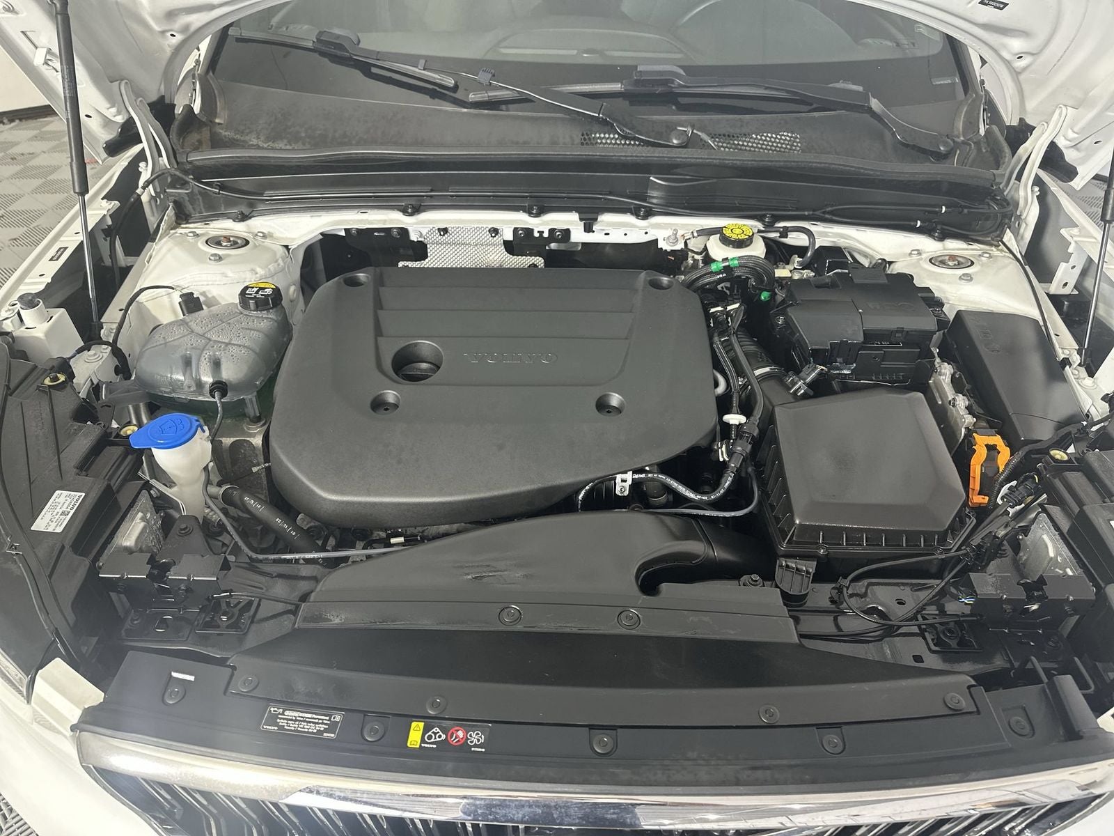 2024 Volvo XC40 B5 Core