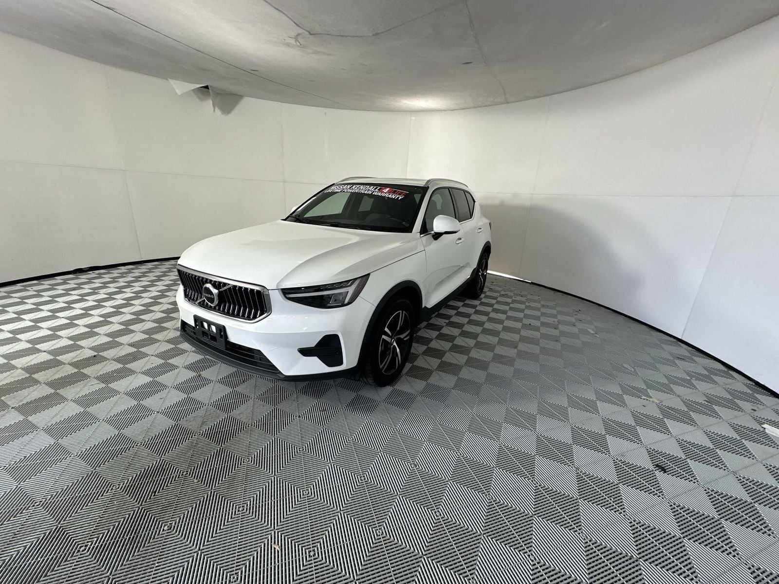 2024 Volvo XC40 B5 Core