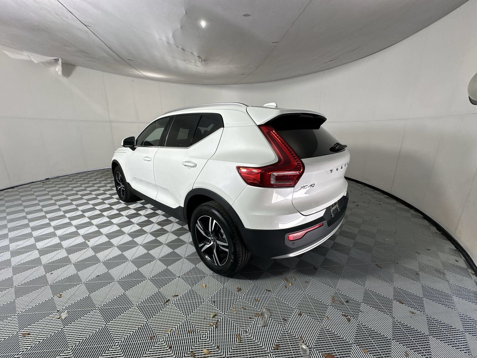 2024 Volvo XC40 B5 Core
