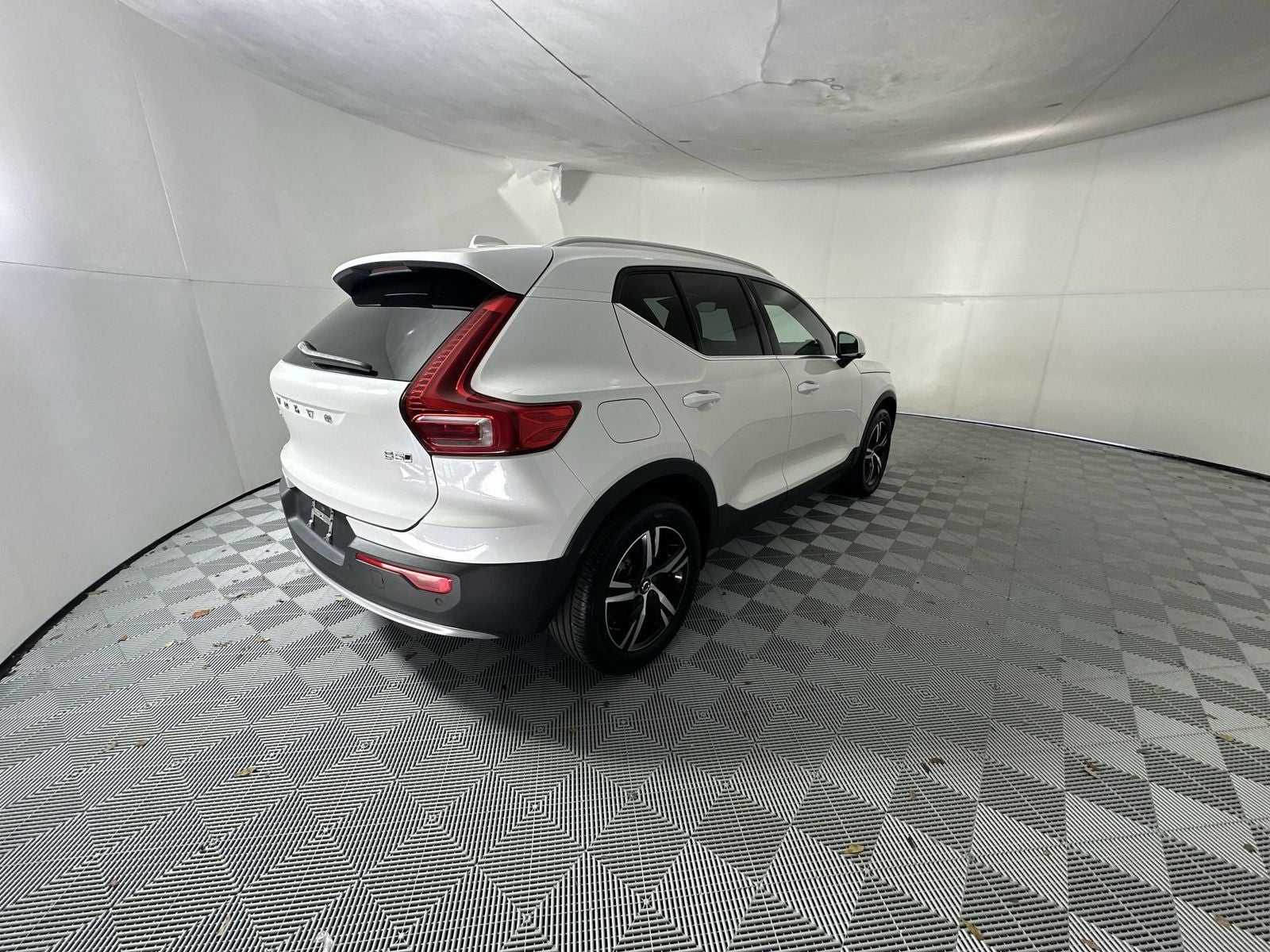 2024 Volvo XC40 B5 Core