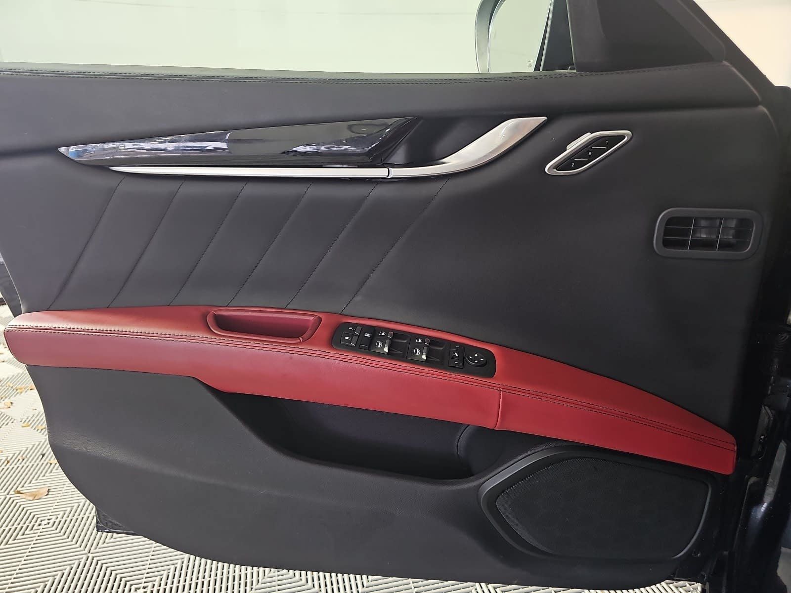 2022 Maserati Ghibli Modena
