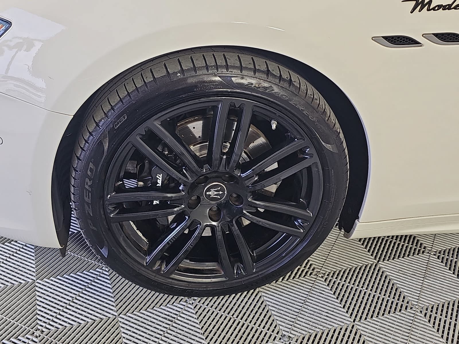 2023 Maserati Ghibli Modena