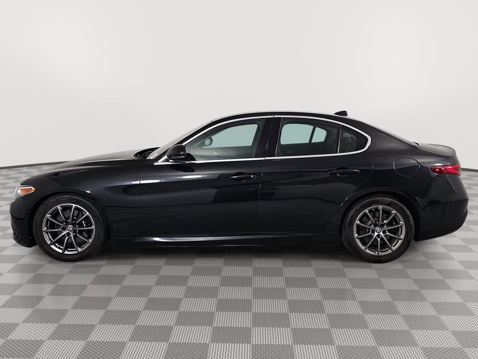 2018 Alfa Romeo Giulia Base