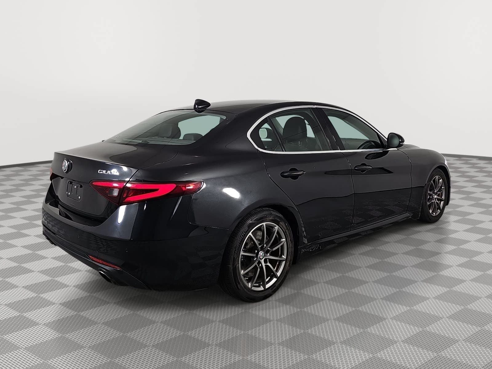2018 Alfa Romeo Giulia Base