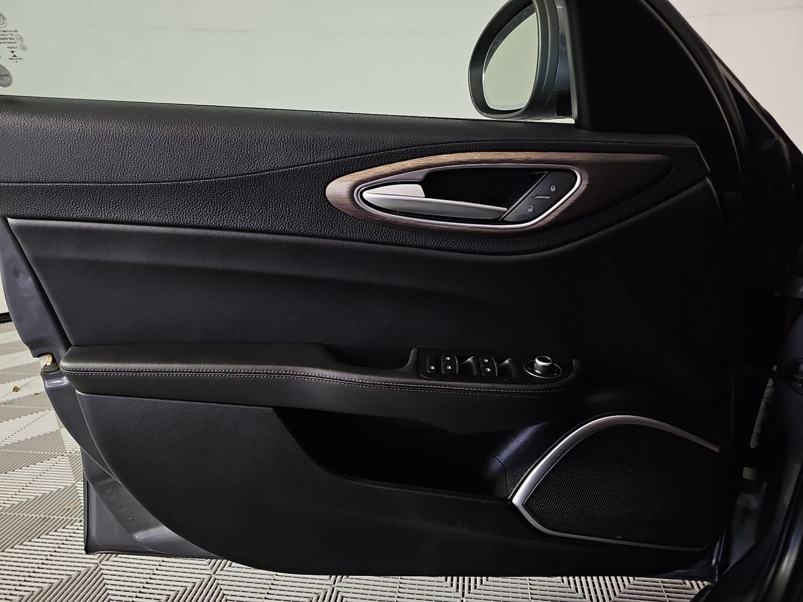 2017 Alfa Romeo Giulia Ti