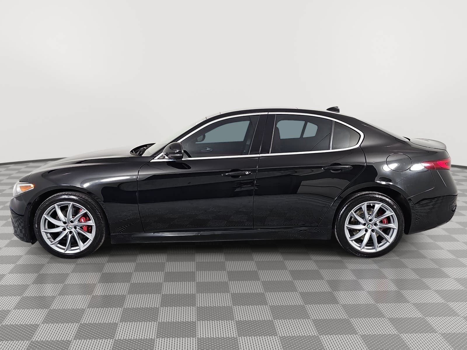 2019 Alfa Romeo Giulia Base