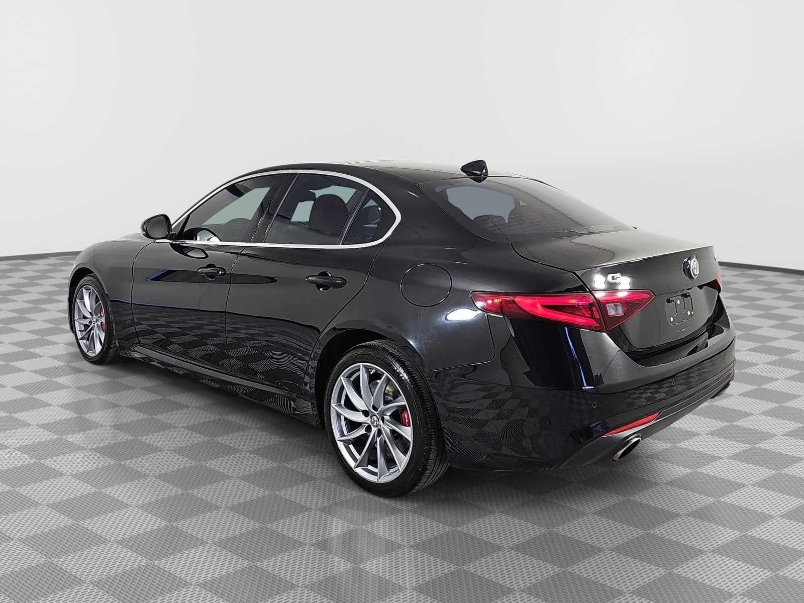 2019 Alfa Romeo Giulia Base