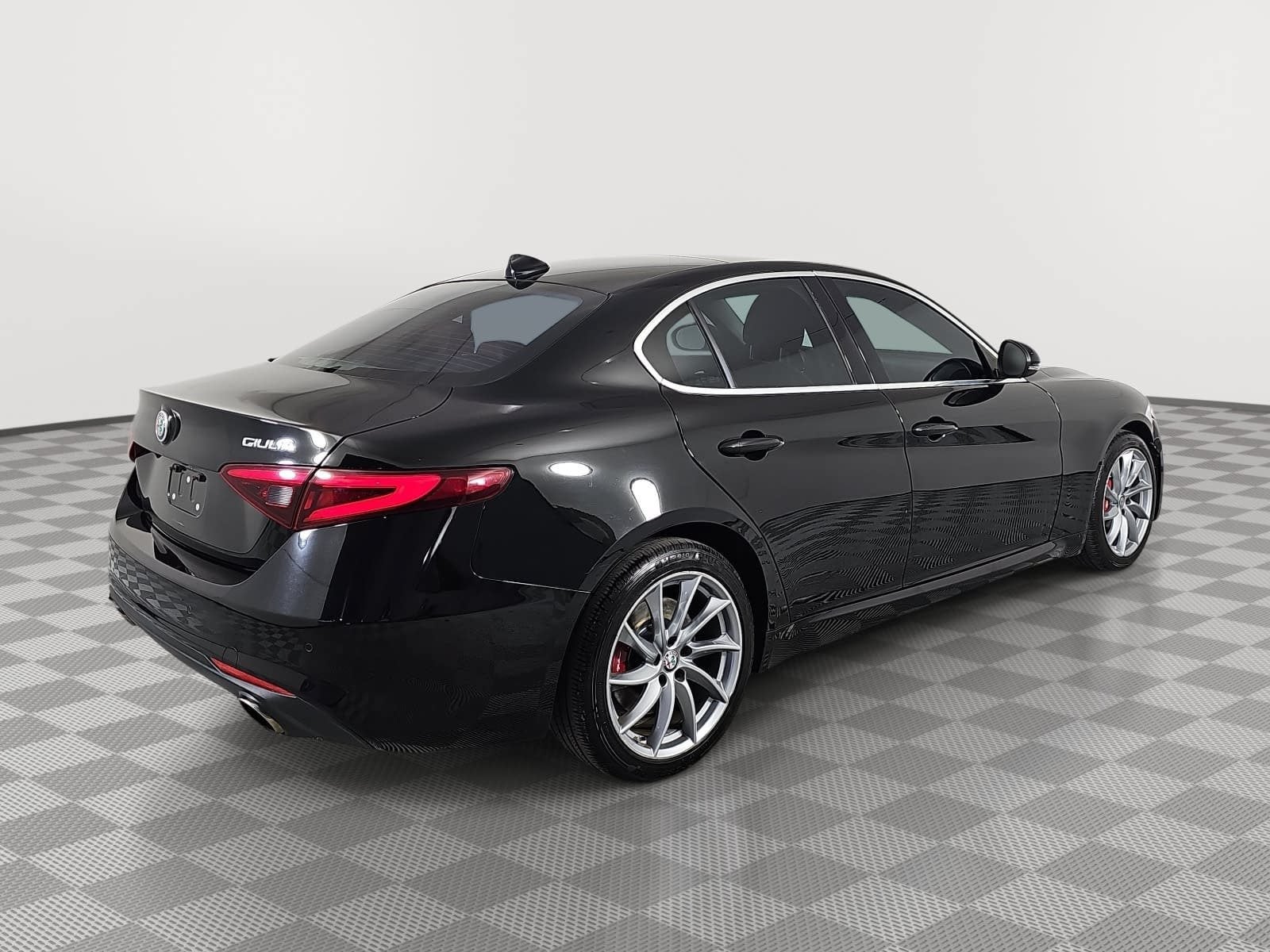2019 Alfa Romeo Giulia Base