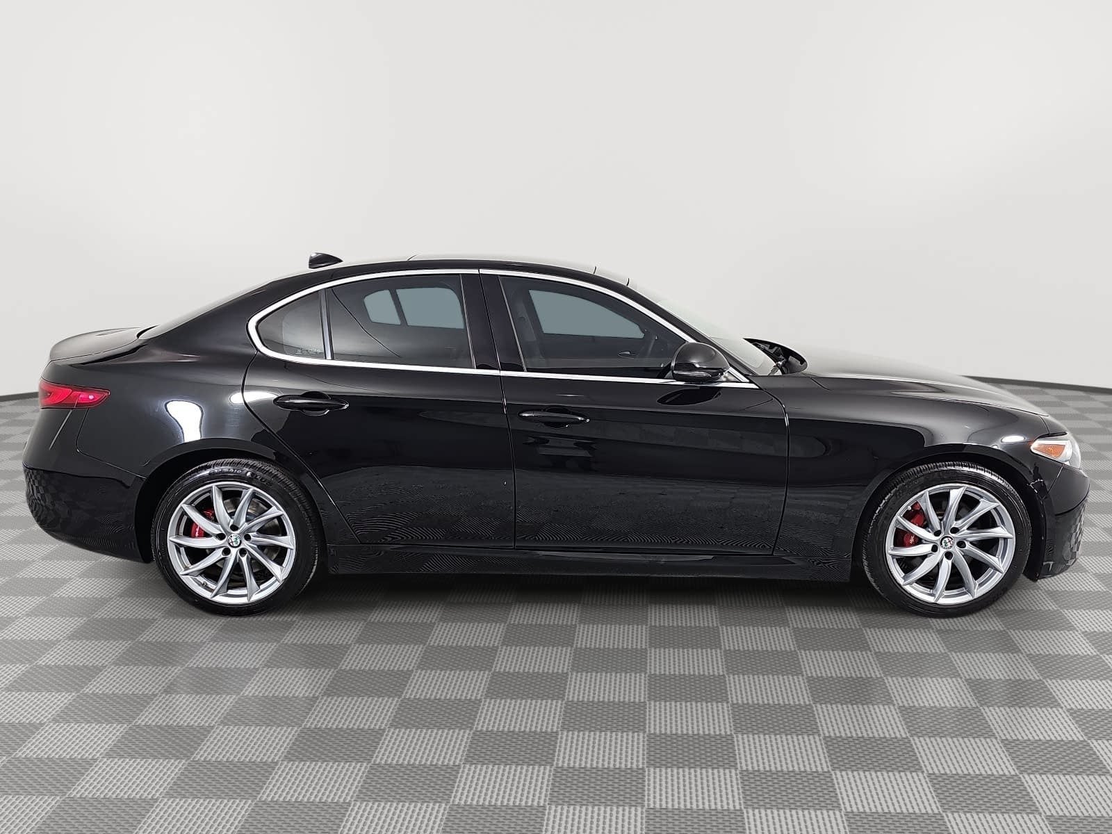 2019 Alfa Romeo Giulia Base