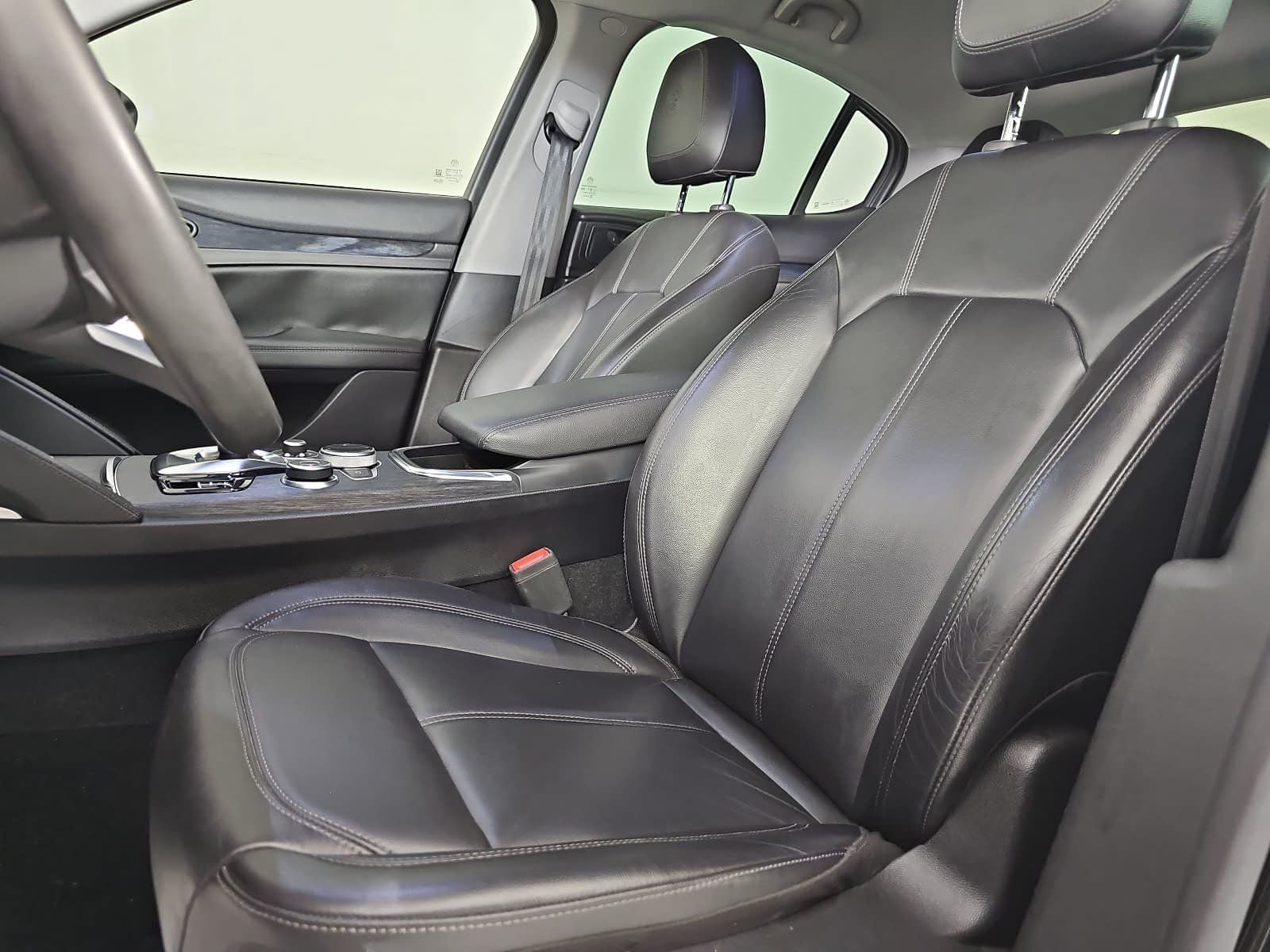 2020 Alfa Romeo Stelvio Base