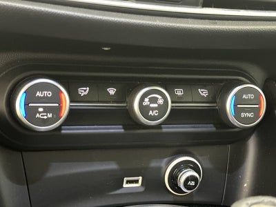 2019 Alfa Romeo Stelvio Base