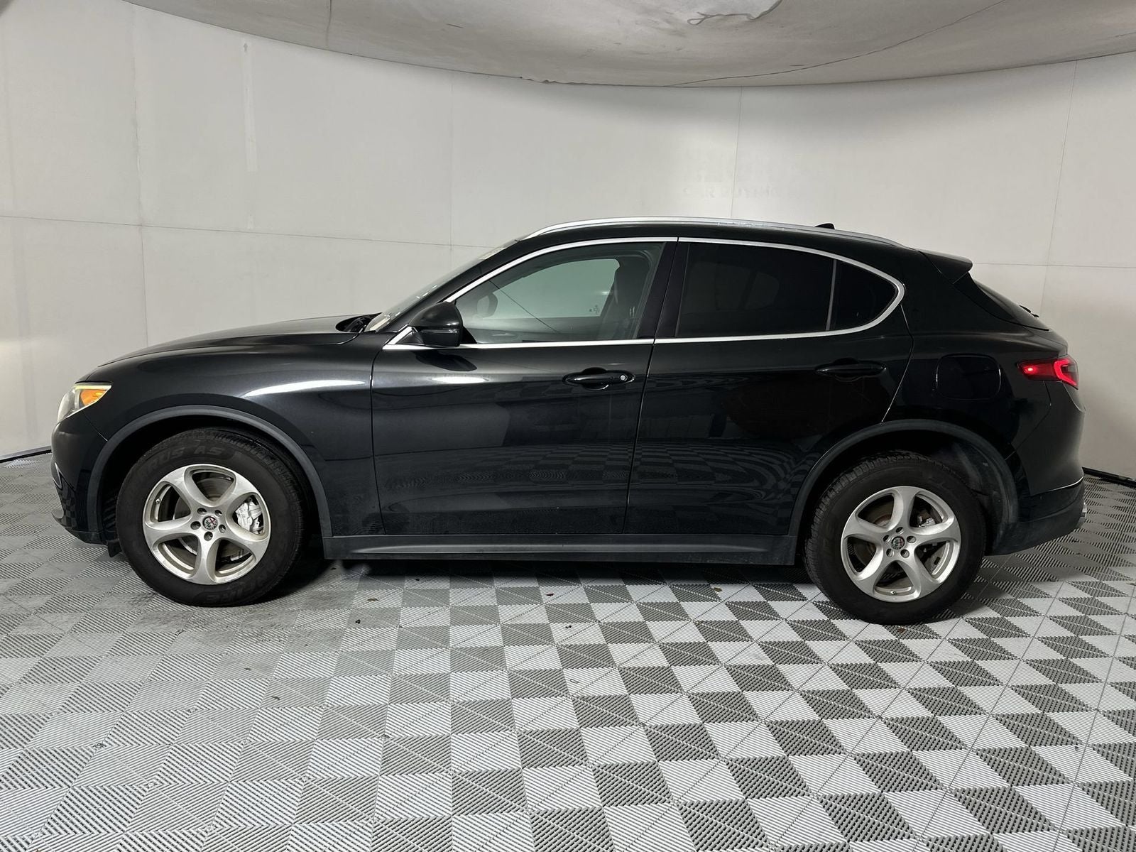 2019 Alfa Romeo Stelvio Base