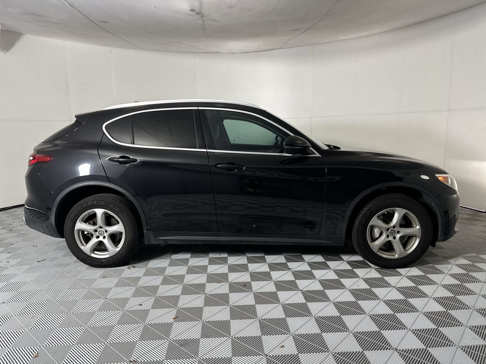 2019 Alfa Romeo Stelvio Base