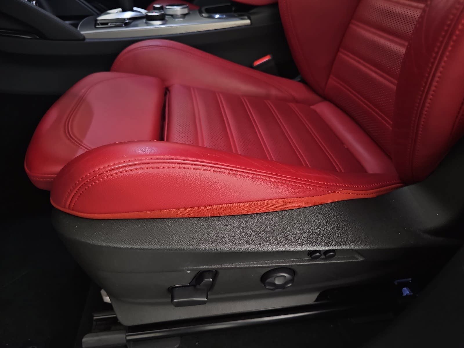 2024 Alfa Romeo Stelvio Veloce